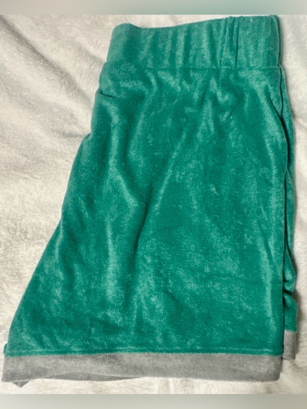 TANKANEO Green Velour 2 Piece Shorts Set, XL, Contrast Trim, Top & Shorts - Picture 2 of 5